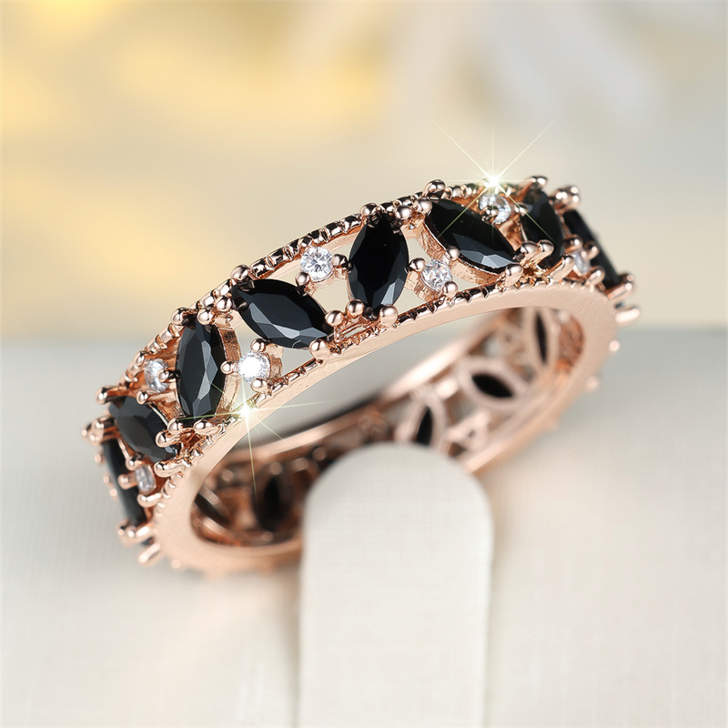 Women's Bohemian Golden Marquise Black Stone Claw Ring
